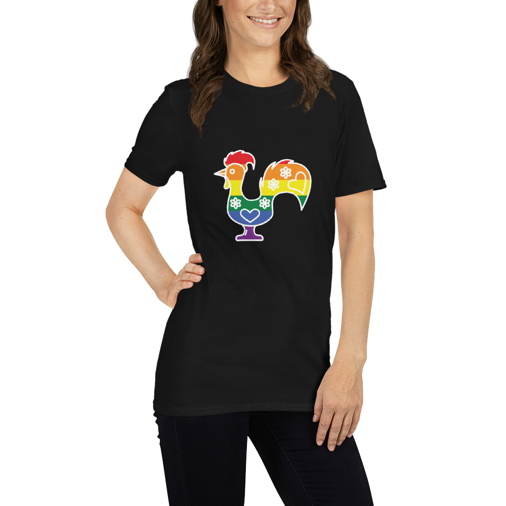 Galo de Barcelos LGBTQIA+ - T-shirt Gildan unissexo